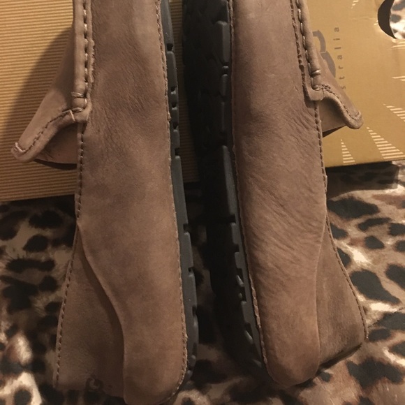 NEW UGG Men’s Slip On Brown Loafers Size 9